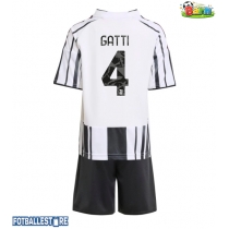 Juventus Federico Gatti #4 Hjemmedraktsett Barn 2025-26 Kortermet (+ Korte bukser)